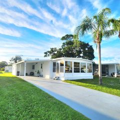 12 La Costa Lane, Port St Lucie, FL 34952