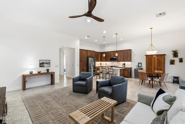 2428 E Lost Ranch Trail, Green Valley, AZ 85614