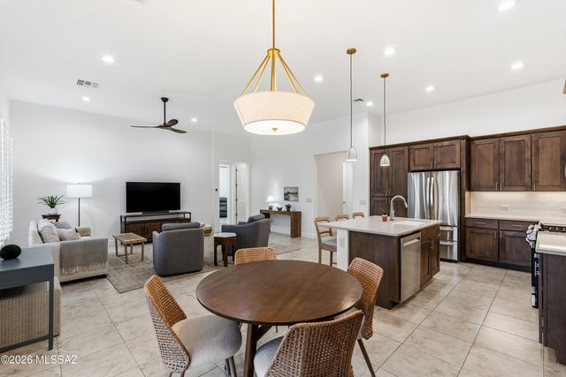 2428 E Lost Ranch Trail, Green Valley, AZ 85614