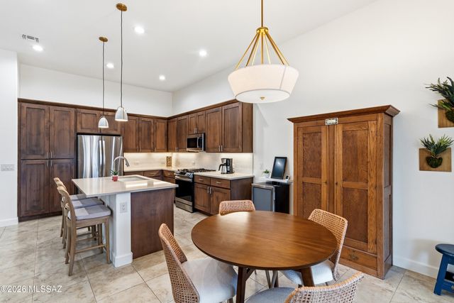 2428 E Lost Ranch Trail, Green Valley, AZ 85614