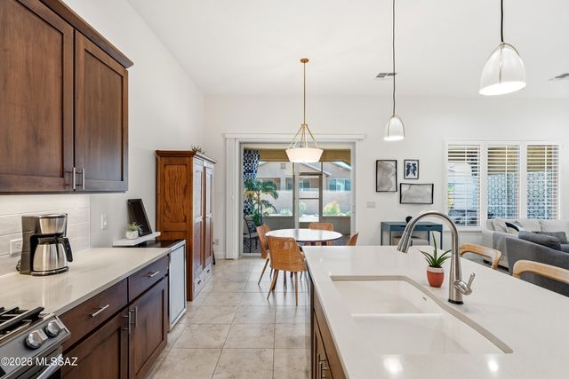 2428 E Lost Ranch Trail, Green Valley, AZ 85614