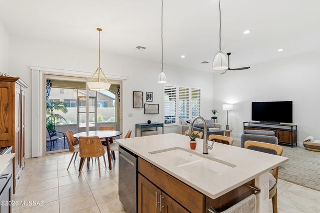 2428 E Lost Ranch Trail, Green Valley, AZ 85614