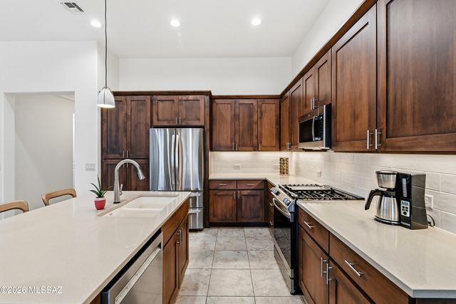 2428 E Lost Ranch Trail, Green Valley, AZ 85614
