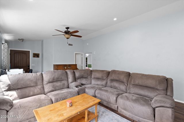 4052 W VILLA LINDA Drive, Glendale, AZ 85310