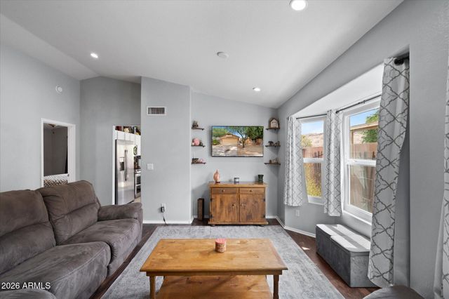4052 W VILLA LINDA Drive, Glendale, AZ 85310