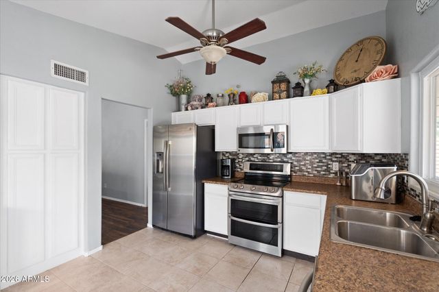 4052 W VILLA LINDA Drive, Glendale, AZ 85310