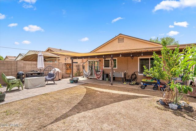 4052 W VILLA LINDA Drive, Glendale, AZ 85310