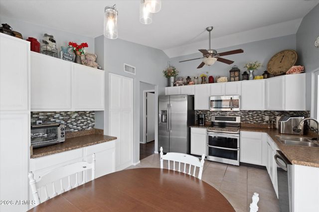 4052 W VILLA LINDA Drive, Glendale, AZ 85310