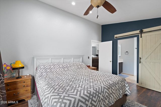 4052 W VILLA LINDA Drive, Glendale, AZ 85310