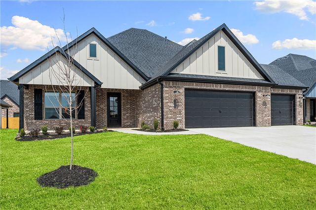 1502 Crystal Clear Lane, Cave Springs, AR 72718