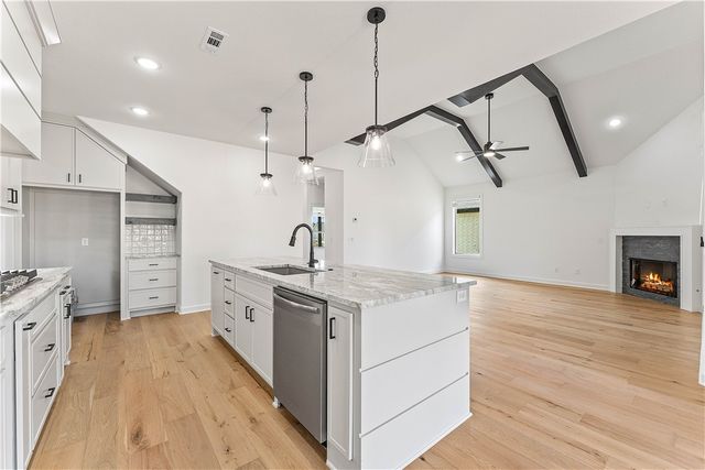 1502 Crystal Clear Lane, Cave Springs, AR 72718