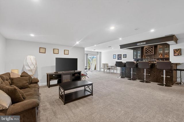 1307 CIRCLE DR, West Chester, PA 19382