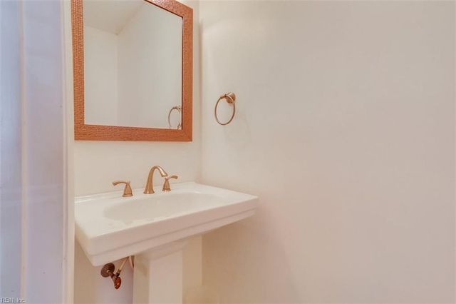 749 Quesnel DR, Virginia Beach, VA 23454