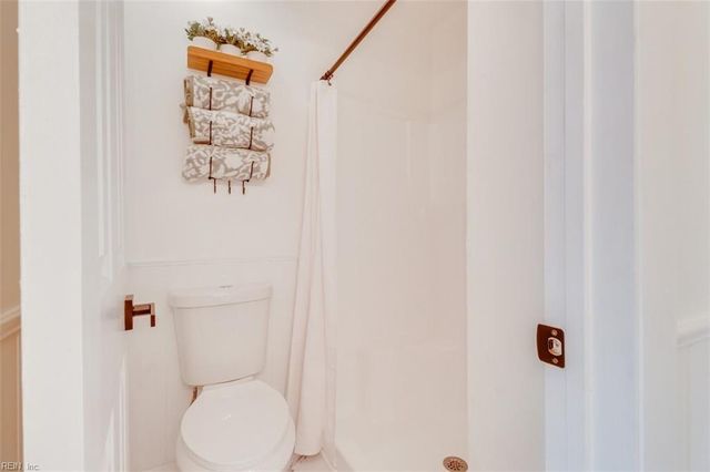 749 Quesnel DR, Virginia Beach, VA 23454