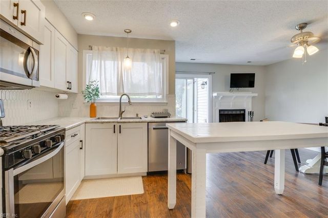 749 Quesnel DR, Virginia Beach, VA 23454