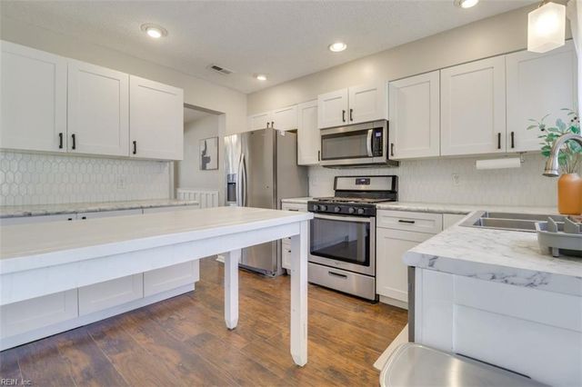 749 Quesnel DR, Virginia Beach, VA 23454