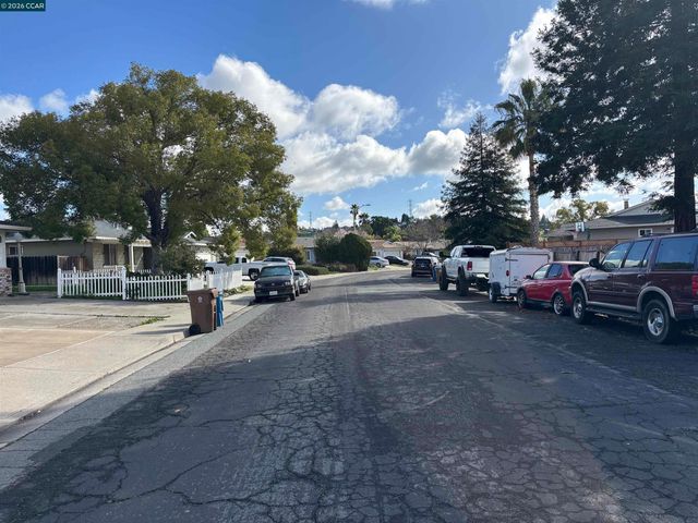 3201 Saint James Pl, Antioch, CA 94509
