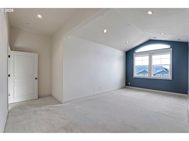 10316 Se BRISTOL Ct, Happy Valley, OR 97086