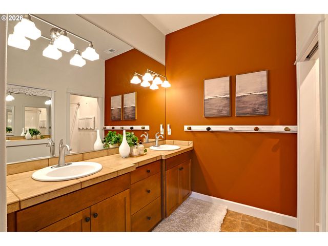 10316 Se BRISTOL Ct, Happy Valley, OR 97086