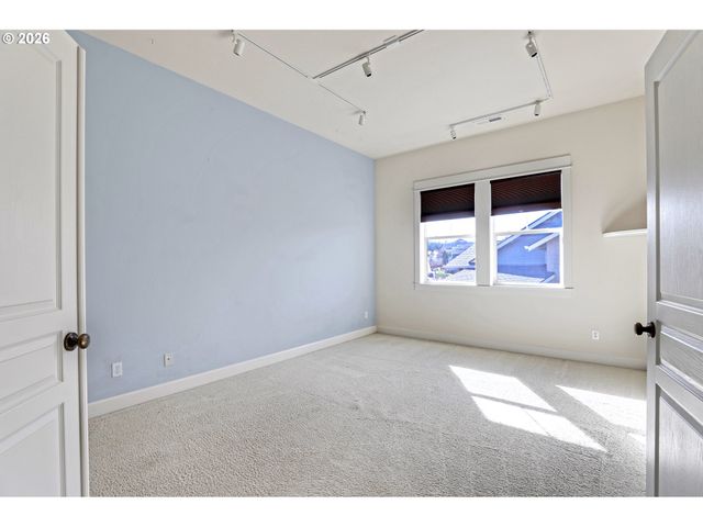 10316 Se BRISTOL Ct, Happy Valley, OR 97086