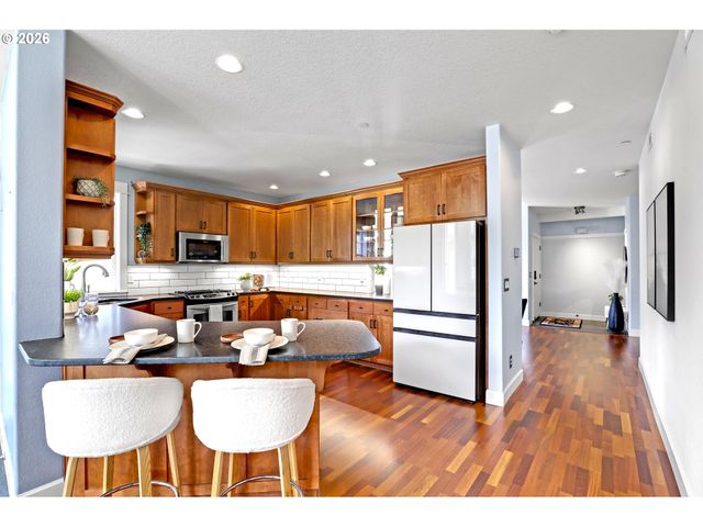 10316 Se BRISTOL Ct, Happy Valley, OR 97086