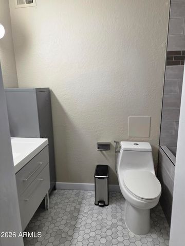 7141 N 16TH Street 2, Phoenix, AZ 85020