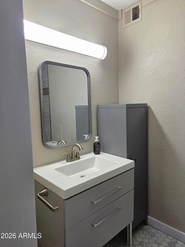7141 N 16TH Street 2, Phoenix, AZ 85020