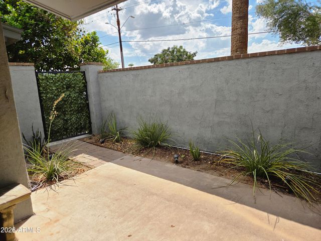 7141 N 16TH Street 2, Phoenix, AZ 85020