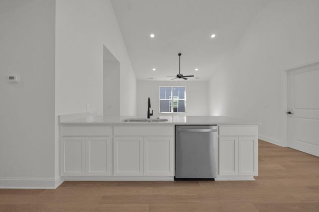 6562 Elizabeth Ann Way 111, Ooltewah, TN 37363