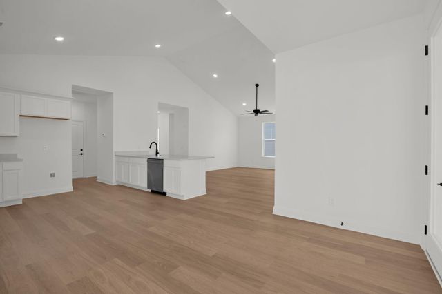 6562 Elizabeth Ann Way 111, Ooltewah, TN 37363