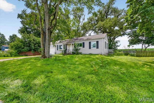 2610 Susan Avenue, St Charles, MO 63301