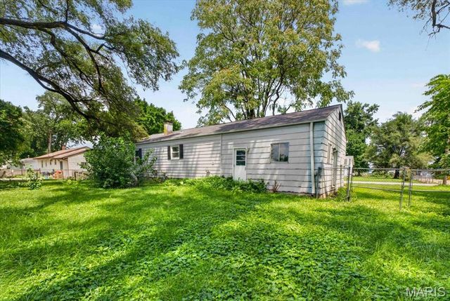 2610 Susan Avenue, St Charles, MO 63301