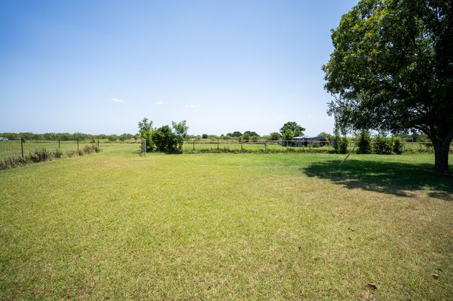 301 Dixie Road, Weatherford, TX 76087
