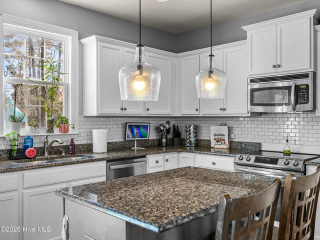 500 Sea Grass Court, Swansboro, NC 28584