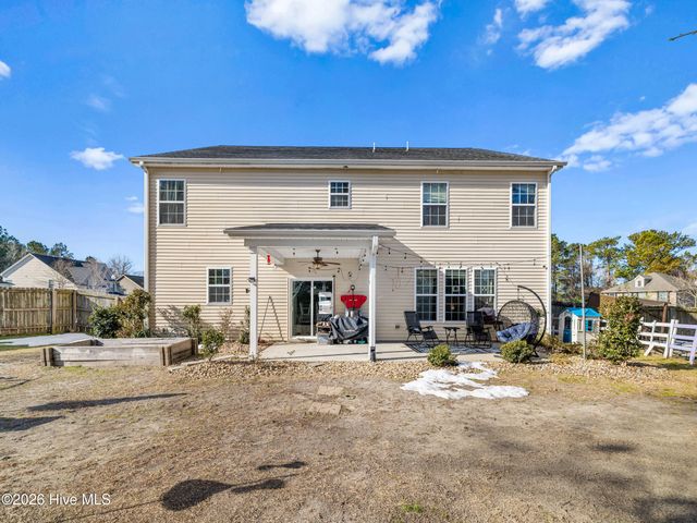 500 Sea Grass Court, Swansboro, NC 28584