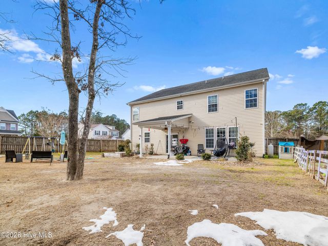 500 Sea Grass Court, Swansboro, NC 28584