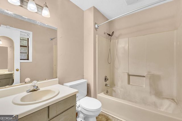 565 Lacebark Drive, Macon, GA 31220