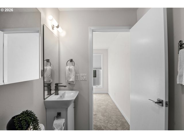 6642 Se 16TH Ave, Portland, OR 97202