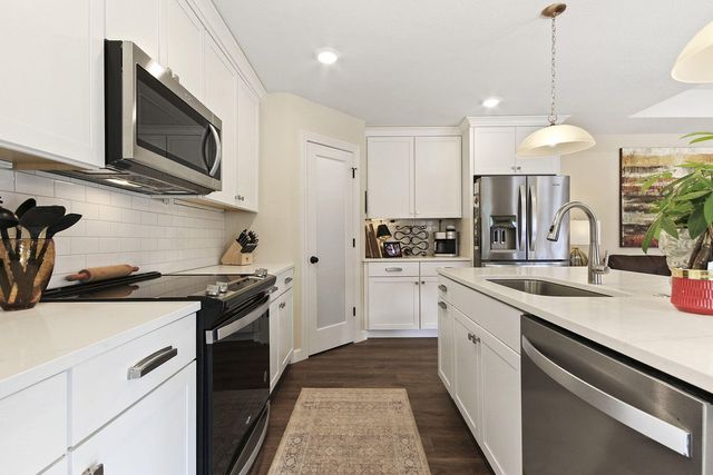 601 TOMAHAWK DR, Columbia, MO 65203