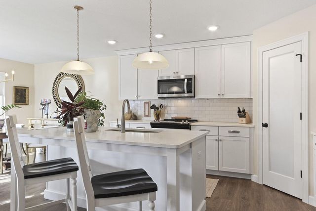 601 TOMAHAWK DR, Columbia, MO 65203