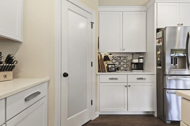 601 TOMAHAWK DR, Columbia, MO 65203