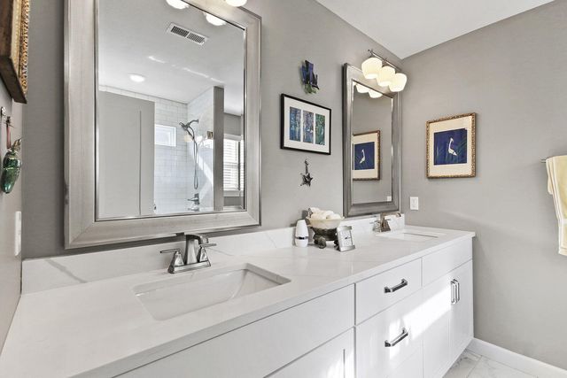 601 TOMAHAWK DR, Columbia, MO 65203