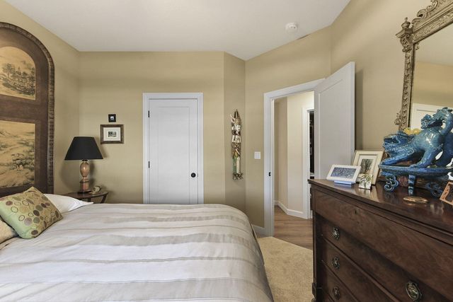 601 TOMAHAWK DR, Columbia, MO 65203