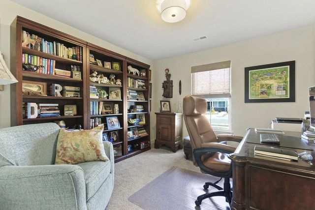 601 TOMAHAWK DR, Columbia, MO 65203