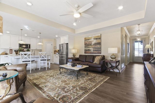 601 TOMAHAWK DR, Columbia, MO 65203