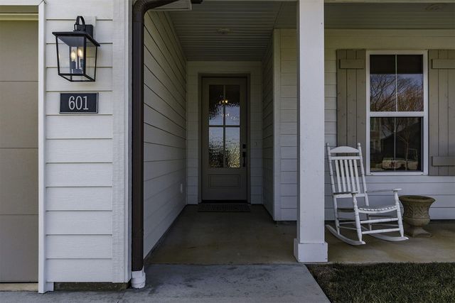 601 TOMAHAWK DR, Columbia, MO 65203