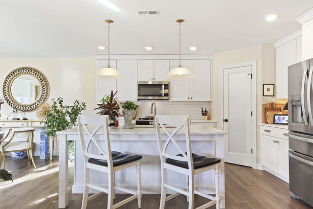 601 TOMAHAWK DR, Columbia, MO 65203