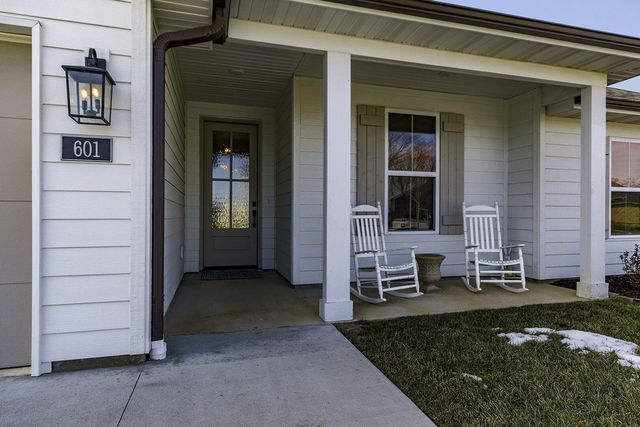 601 TOMAHAWK DR, Columbia, MO 65203