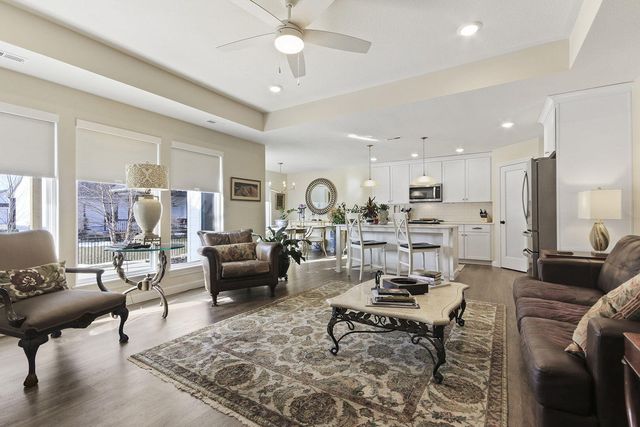 601 TOMAHAWK DR, Columbia, MO 65203