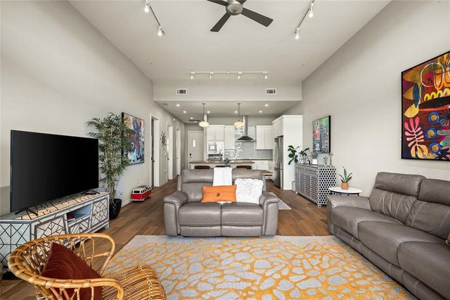 5921 Hiline RD 2404, Austin, TX 78734
